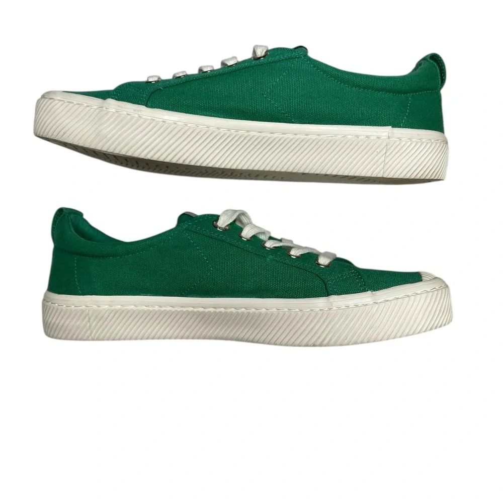 Cariuma Women’s Oca Low Sneakers Green Canvas Low Cap Toe Size 9